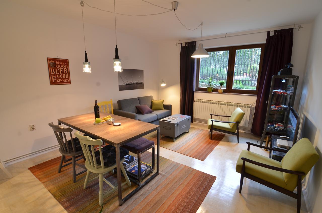 Embassy Of Industry + Free Parking Apartamento Saraievo Exterior foto