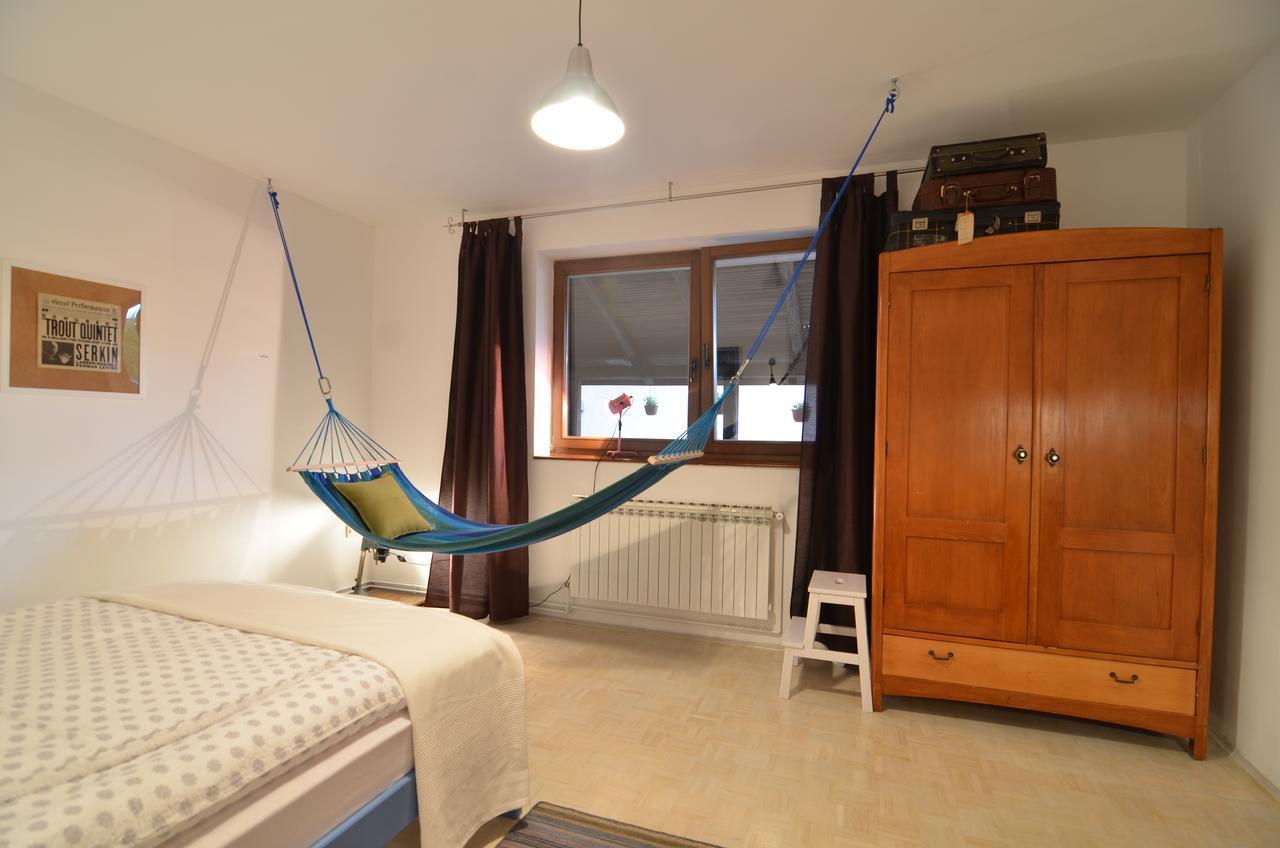 Embassy Of Industry + Free Parking Apartamento Saraievo Exterior foto